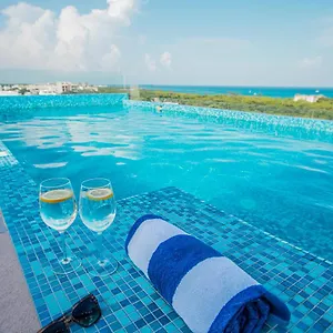Apartment With Ocean View Pool In Av 10 & 60 Street, Playa del Carmen