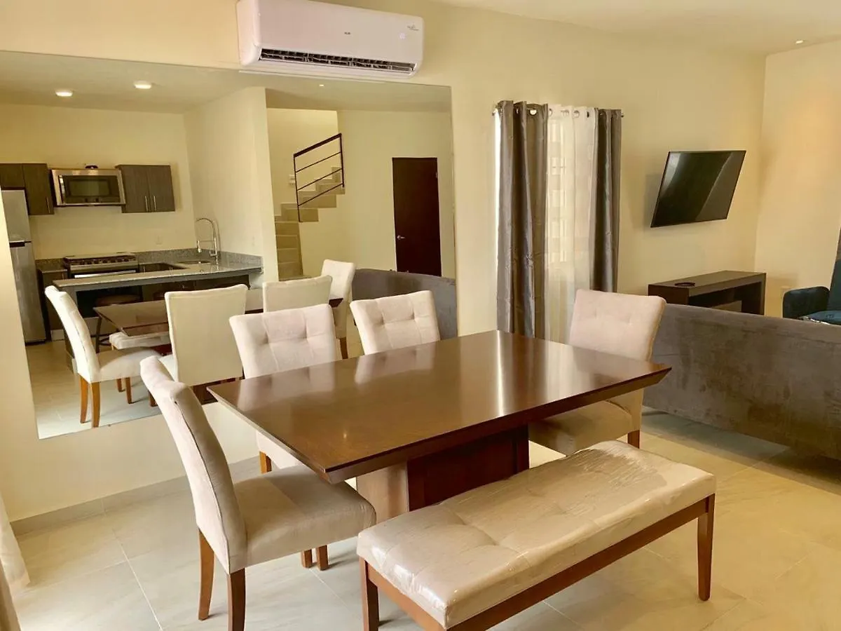 Beautiful 3 Br/3.5 Bath Home@Selvanova プレヤデルカーメン メキシコ
