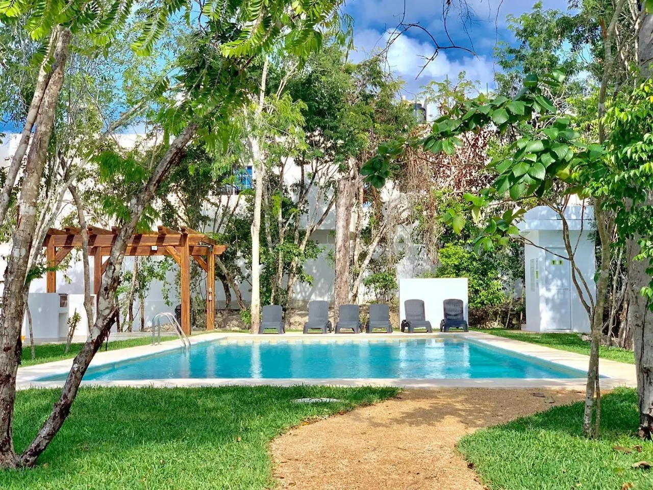 Beautiful 3 Br/3.5 Bath Home@Selvanova Playa del Carmen
